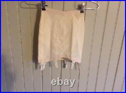 Nwot Classic Vintage warners 638 open bottom girdle with 6 garters size small