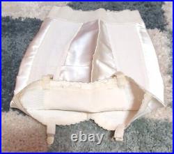 Vintage Cupid 4 SATIN Panel OPEN BOTTOM Garter S 728 rayon/Acetate/Rubber/Cotton