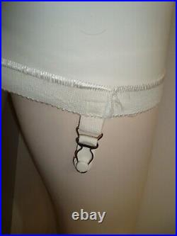 Vintage RUBBER girdle OPEN Bottom 4 Garters Sz Med TIGHT FormFlex 30With36 Hips